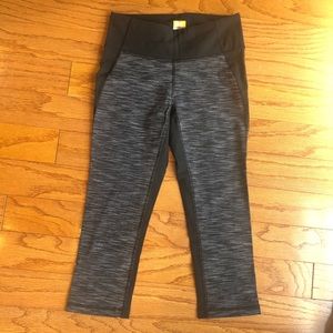 Lucy Capri pants Xs